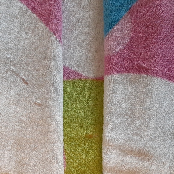 Hello Kitty Bed and Bath Set - Picture 2 of 3